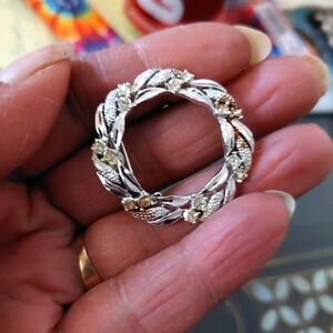 Vintage Gerry's Silver-tone Leaves Brooch with Clear Rhinestones